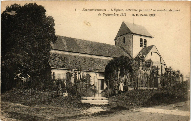 Carte postale ancienne Sommesous-L'Eglise detruite pendant le Bombardement à Sommesous