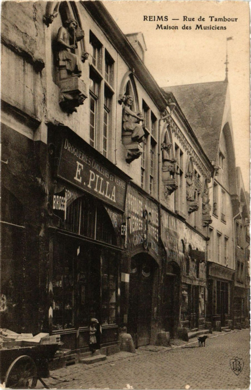 Carte postale ancienne Reims-Rue de Tambour Maison des Musiciens à Reims