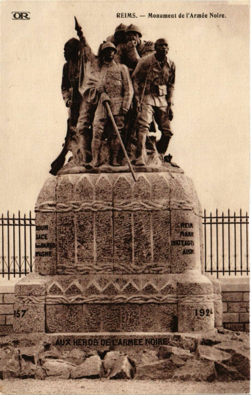 Carte postale ancienne Reims-Monument de l'Armée Noire à Reims