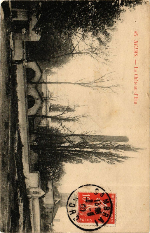 Carte postale ancienne Reims-Le Chateau d'Eau à Reims