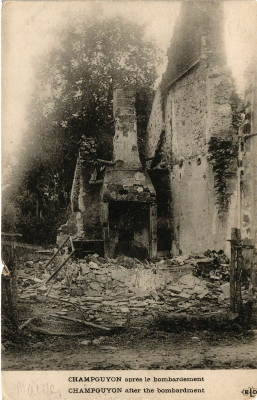 Carte postale ancienne Champguyon apres le Bombardement à Champguyon