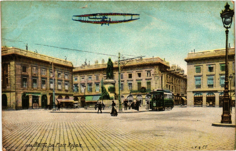 Carte postale ancienne Reims - La Place Royale à Reims