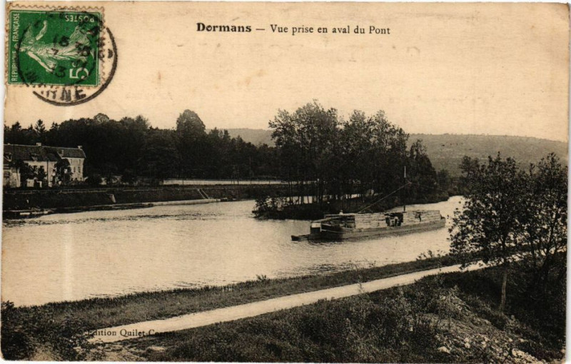 Carte postale ancienne Dormans - Vue prise en aval du Pont à Dormans