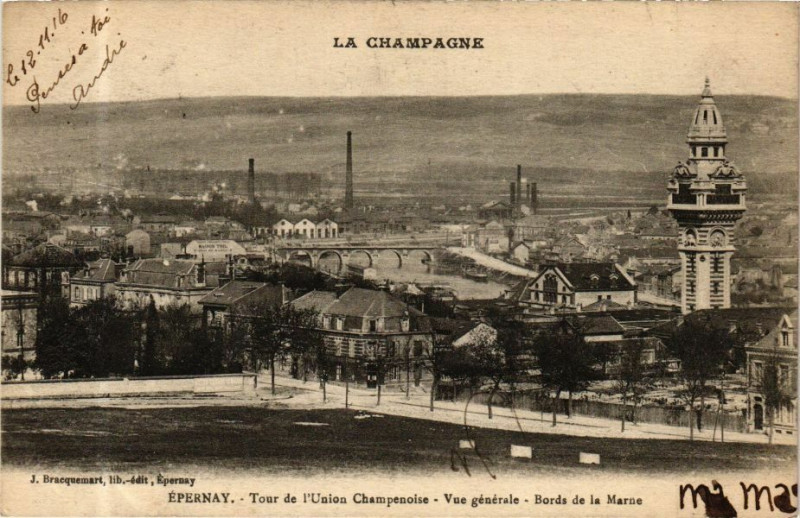 Carte postale ancienne La Champagne Epernay Tour de l'Union Champenoise Vue générale à Épernay