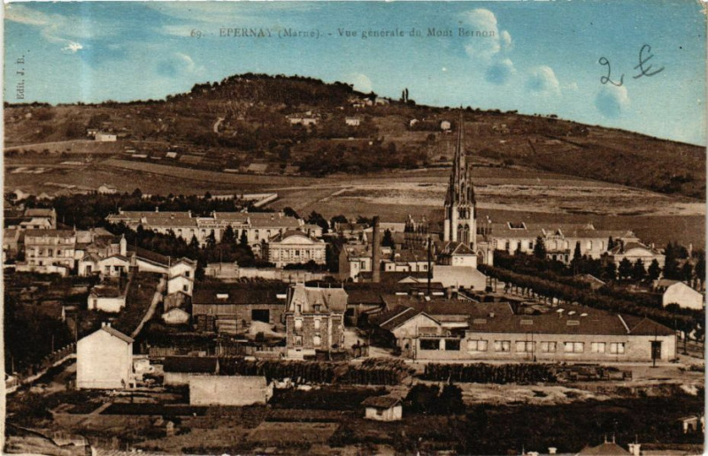 Carte postale ancienne Epernay (Marne) - Vue générale du Mont-Bernon à Épernay