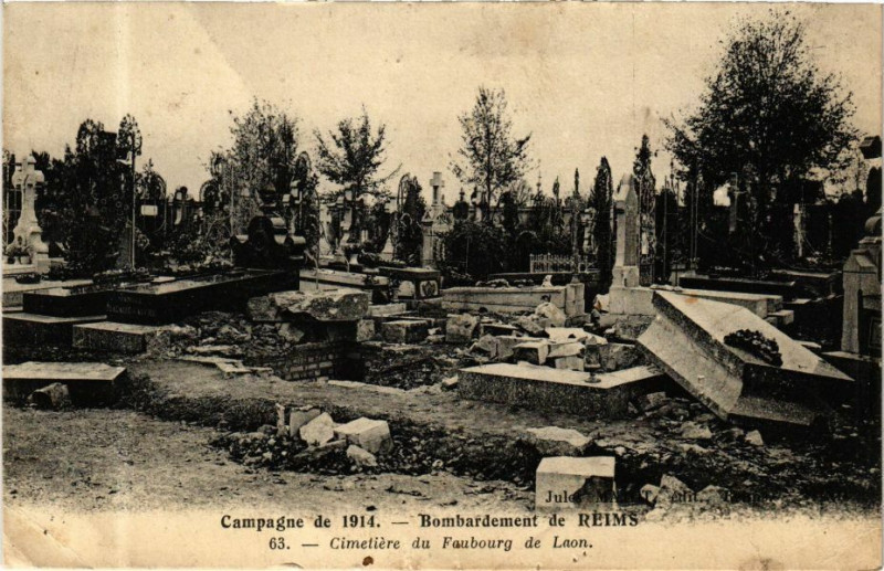 Carte postale ancienne Campagne de 1914 - Bombardement de Reims - Cimetere du Faubourg à Reims