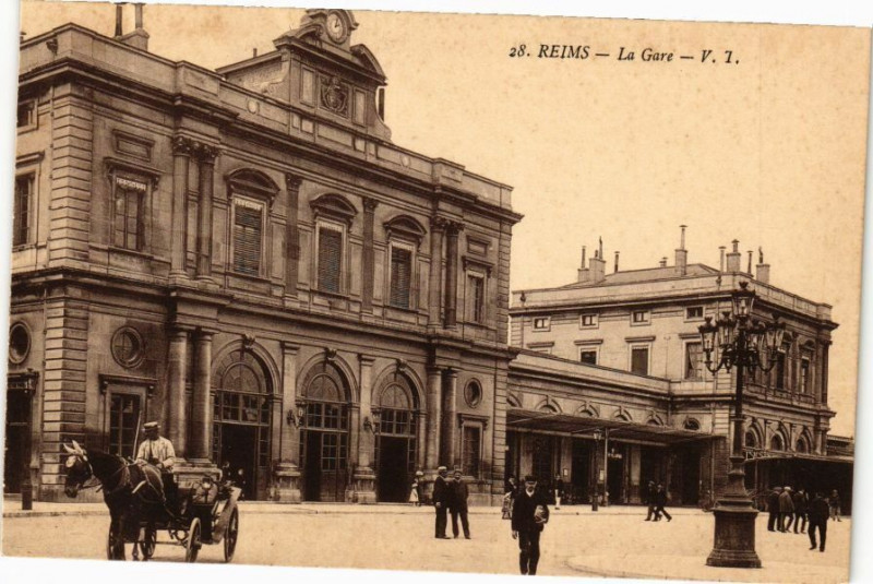 Carte postale ancienne Reims - La Gare à Reims