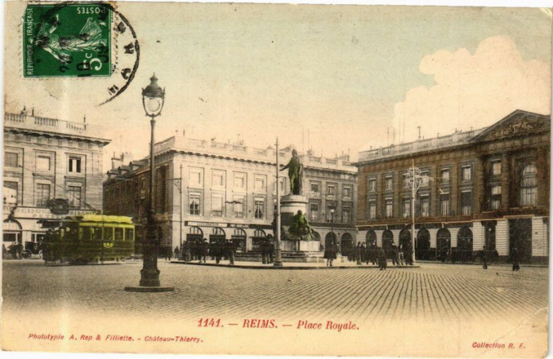 Carte postale ancienne Reims - Place Royale à Reims