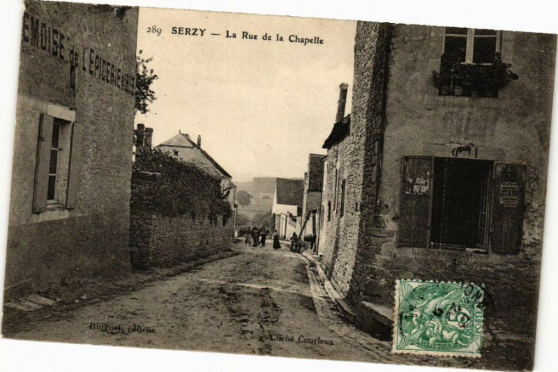 Carte postale ancienne Serzy - La Rue de la Chapelle