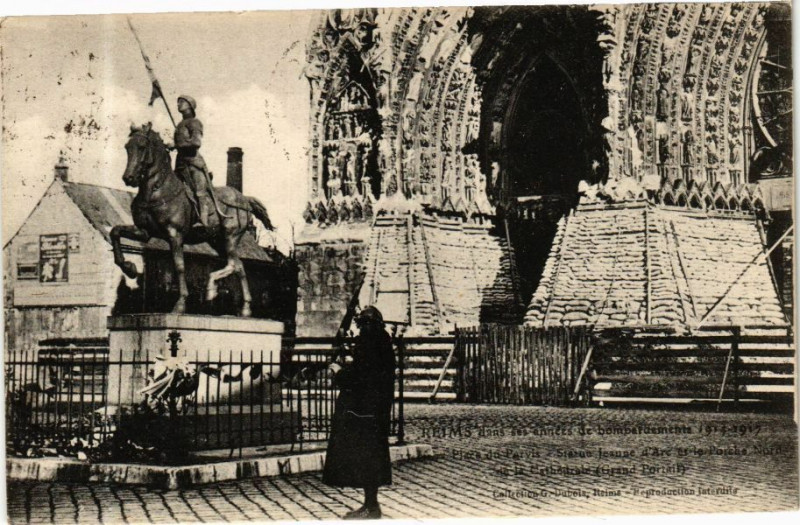Carte postale ancienne Reims dans les années de bompat usinente 1914-1917 à Reims