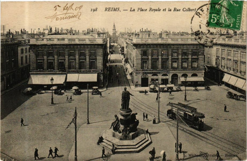 Carte postale ancienne Reims - La Place Royale et la Rue Colbert à Reims