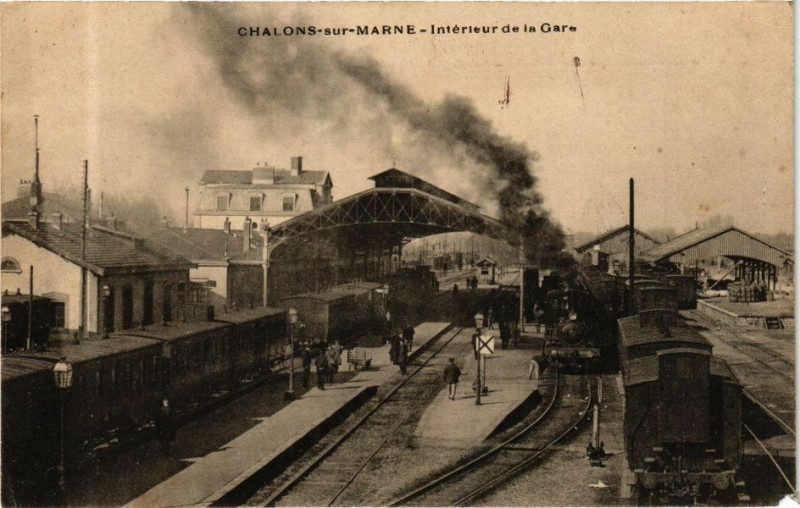 Carte postale ancienne Chalons-sur-Marne - Interieur de la Gare