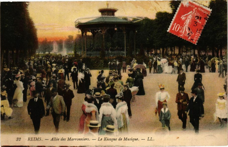 Carte postale ancienne Reims - Allée des Marronniers - Le Kiosque de Musique à Reims