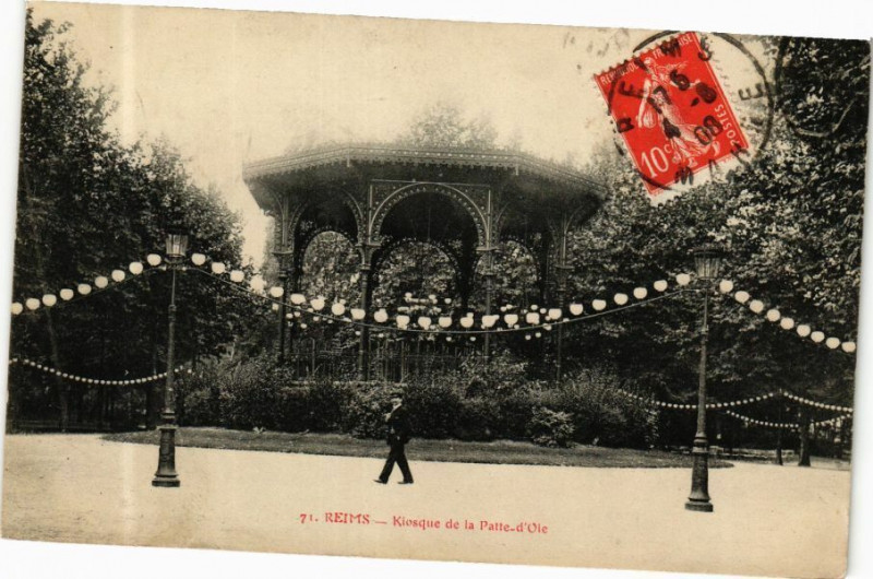 Carte postale ancienne Reims - Kiosque de la Patte-d'Oie à Reims