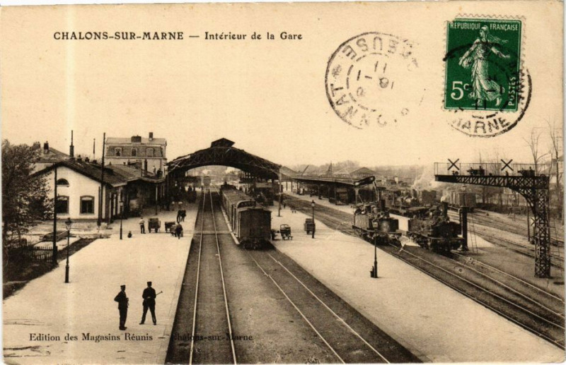 Carte postale ancienne Chalons-sur-Marne - Interieur de la Gare