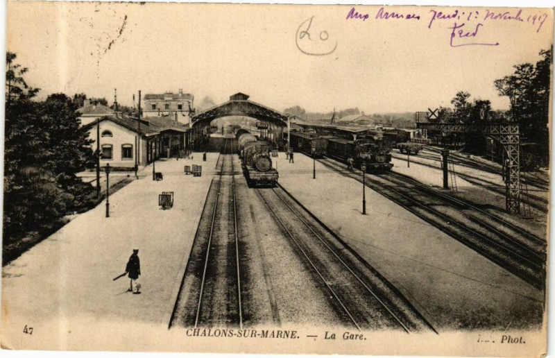 Carte postale ancienne Chalons-sur-Marne - La Gare