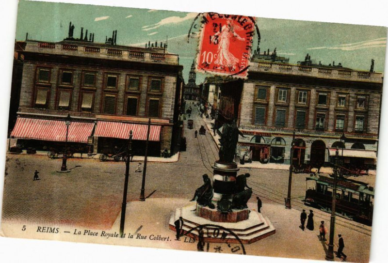 Carte postale ancienne Reims - La Place Royale et la Rue Colbert à Reims