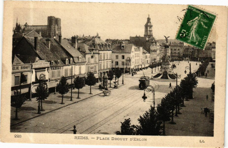 Carte postale ancienne Reims - Place Drouet d'Erlon à Reims