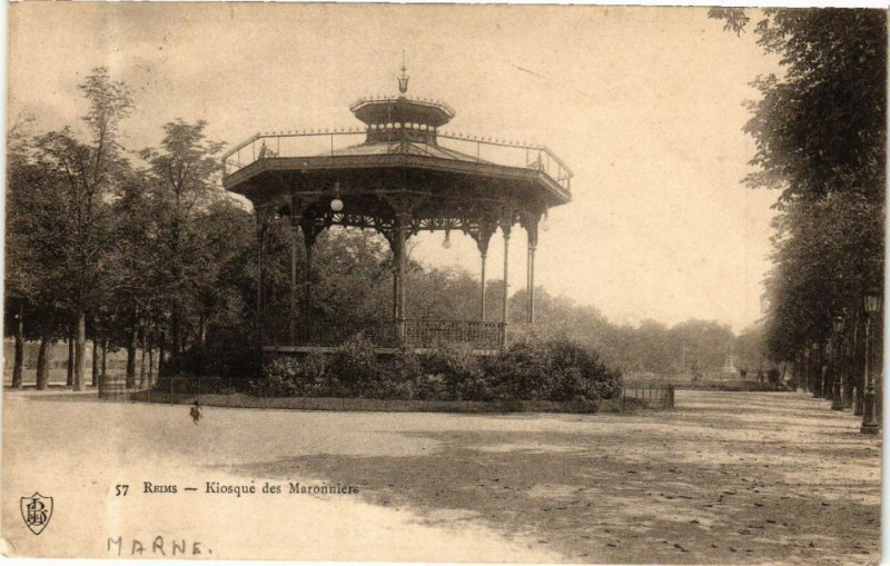 Carte postale ancienne Reims - Kiosque des Marronniers à Reims