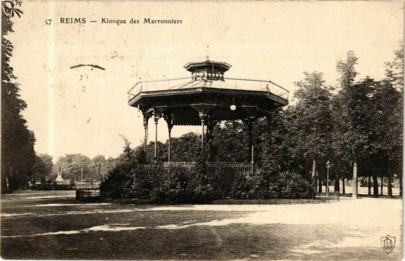 Carte postale ancienne Reims - Kiosque des Marronniers à Reims