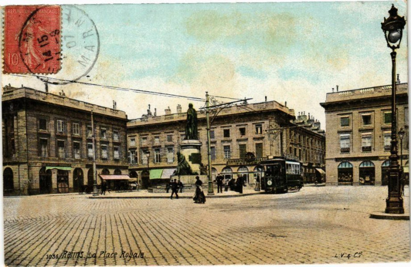 Carte postale ancienne Reims - La Place Royale à Reims