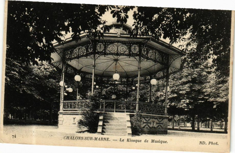 Carte postale ancienne Chalons-sur-Marne - Le Kiosque de Musique