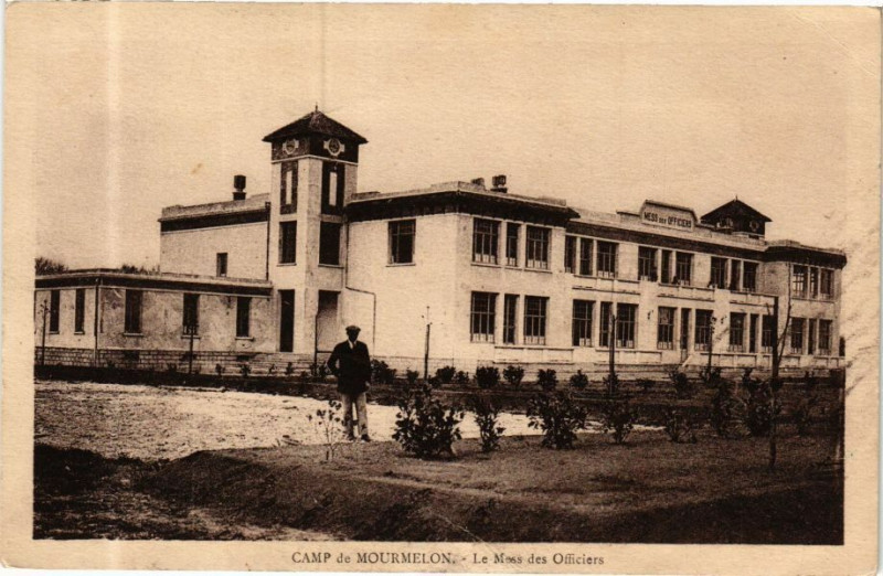 Carte postale ancienne Camp de Mourmelon - Le Moss des Officiers