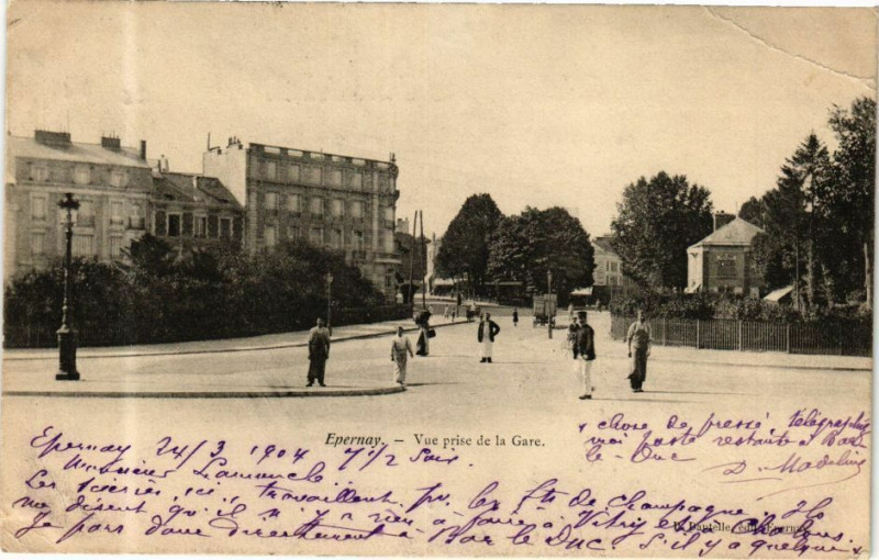 Carte postale ancienne Epernay - Vue prise de la Gare à Épernay