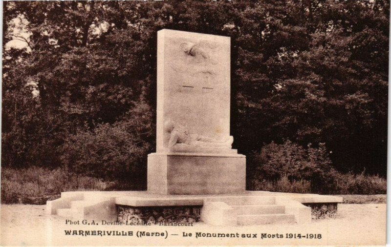 Carte postale ancienne Warmeriville (Marne) - Le Monument aux Morts 1914-1918 à Warmeriville