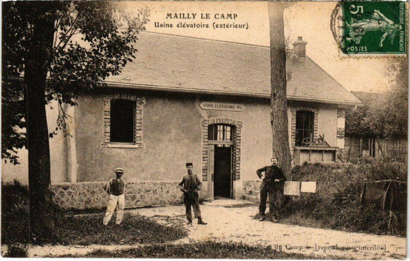 Carte postale ancienne Mailly-le-Camp - Usine élévatoire (extérieur) à Mailly-le-Camp