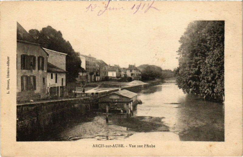 Carte postale ancienne Arcis-sur-Aube - Vue sur l'Aube à Arcis-sur-Aube