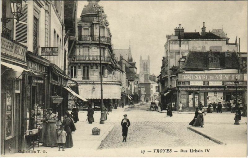 Carte postale ancienne Troyes Rue Urbain Iv à Troyes