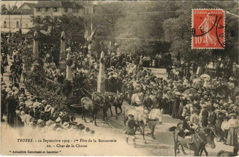 Carte postale ancienne Troyes Fete de la Bonneterie à Troyes