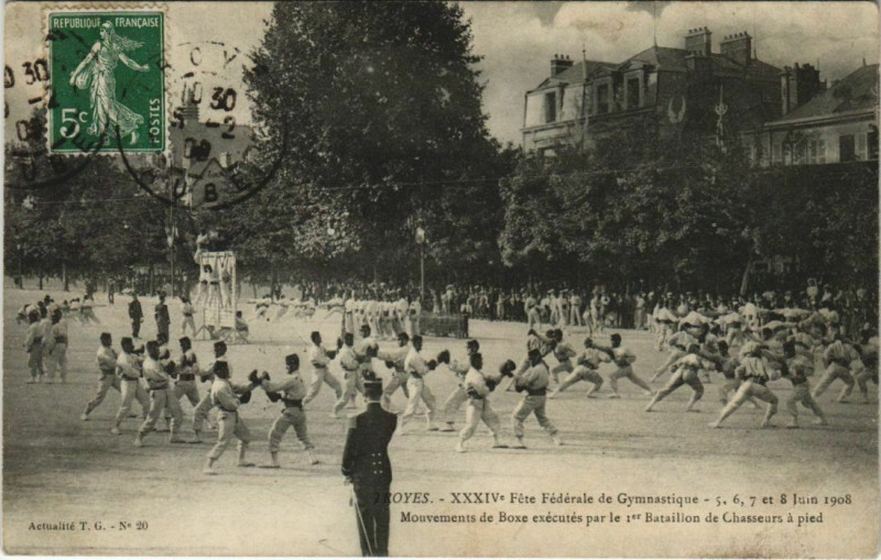 Carte postale ancienne Troyes Fete federale de Gymnastiqe à Troyes
