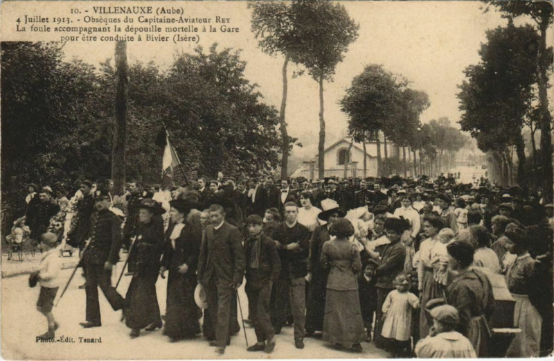 Carte postale ancienne Villenauxe Obseques du Capitaine Aviateur