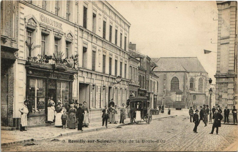 Carte postale ancienne Romilly-sur-Seine Rue de la Boule-d'Or à Romilly-sur-Seine