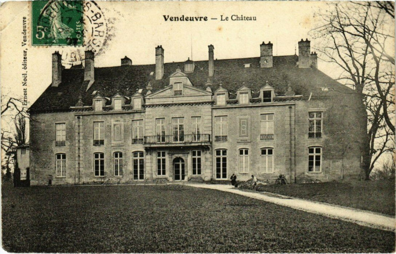 Carte postale ancienne Vendeuvre-sur-Barse Le Chateau à Vendeuvre-sur-Barse