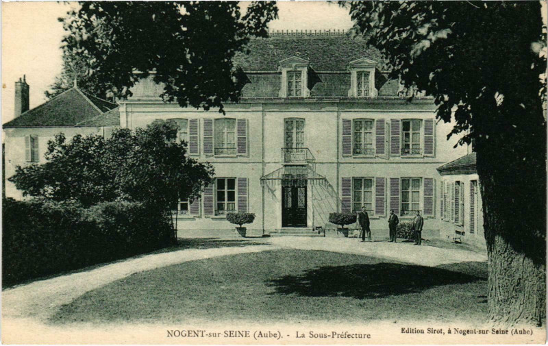 Carte postale ancienne Nogent-sur-Seine La Sous Préfecture Aube à Nogent-sur-Seine