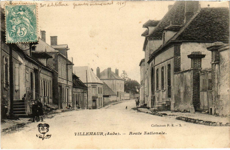 Carte postale ancienne Villemaur Route Nationale Aube