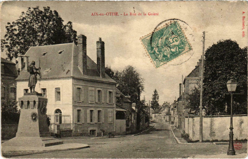 Carte postale ancienne Aix en Othe La Rue de la Gaieté Aube