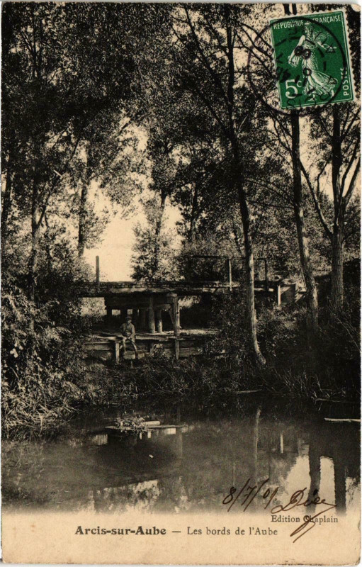 Carte postale ancienne Arcis-sur-Aube Les Bords Aube à Arcis-sur-Aube