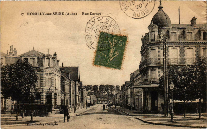 Carte postale ancienne Romilly-sur-Seine Rue Carnot Aube à Romilly-sur-Seine