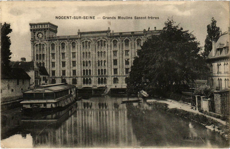 Carte postale ancienne Nogent-sur-Seine Grands Moulins Sassot freres Aube à Nogent-sur-Seine