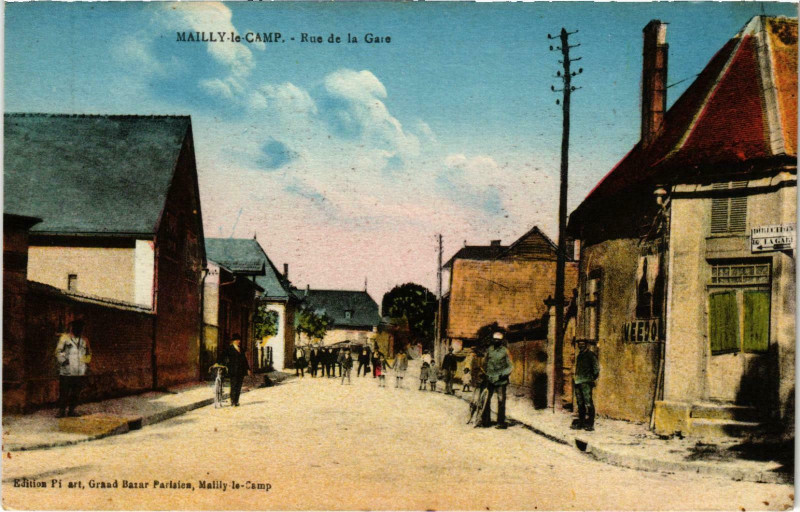 Carte postale ancienne Mailly-le-Camp Rue de la Gare Aube à Mailly-le-Camp