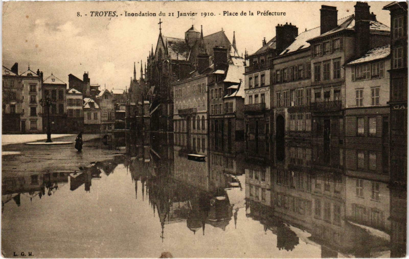 Carte postale ancienne Troyes Inondations Aube à Troyes