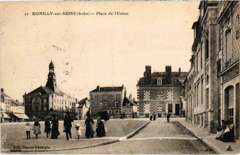 Carte postale ancienne Romilly-sur-Seine Place de l'Union Aube à Romilly-sur-Seine