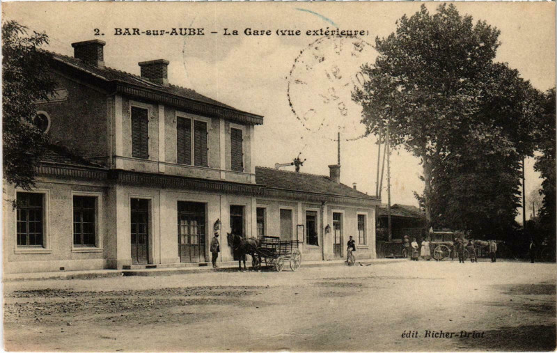 Carte postale ancienne Bar-sur-Aube La Gare Aube à Bar-sur-Aube