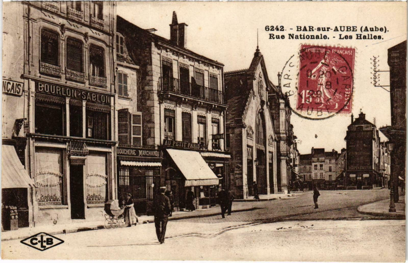 Carte postale ancienne Bar-sur-Aube Rue Nationale Aube à Bar-sur-Aube
