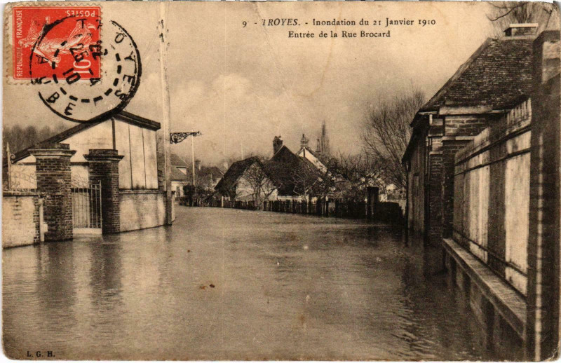 Carte postale ancienne Troyes Inondation Aube à Troyes