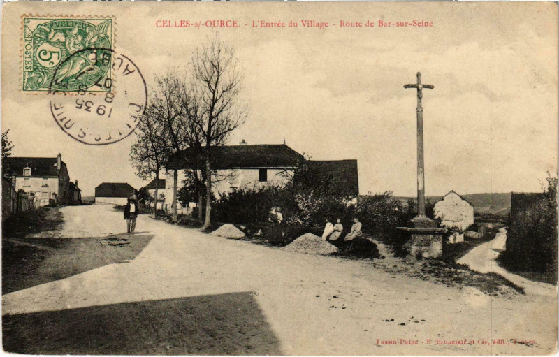 Carte postale ancienne Celles L'Entrée du Village Aube